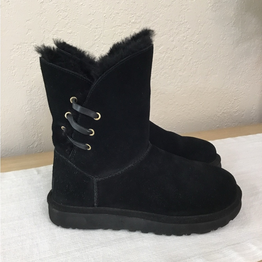 Authentic UGG Constantine black Boots size 6